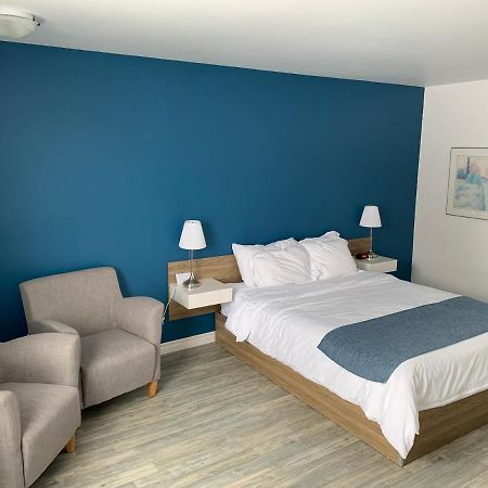 Motel Le Rond Point Metabetchouan Exterior foto